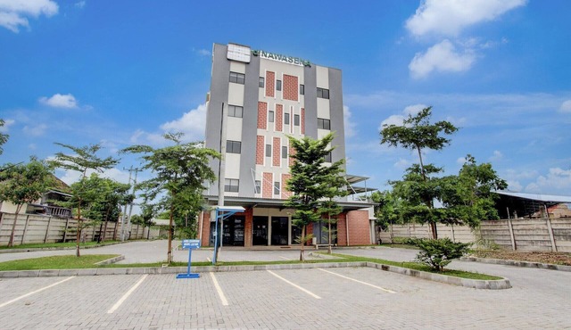 Stylish Deluxe Stay with Free WiFi and Parking