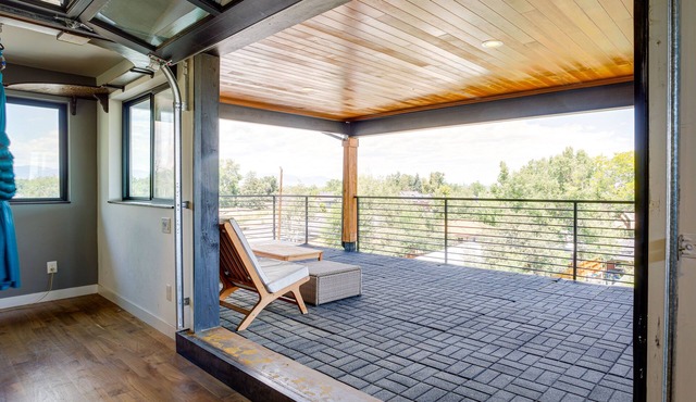Stylish Denver Home w/Rooftop Deck & Pool Table!