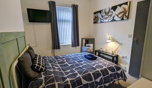 Stylish Double En Suite Room in a Central Location with Fantastic Facilities.