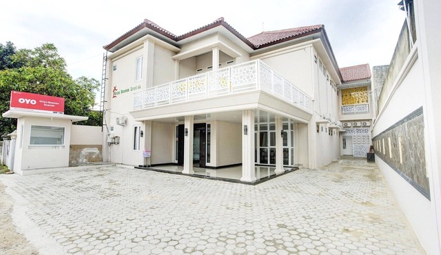 Stylish Double Suite Escape with Parking Access