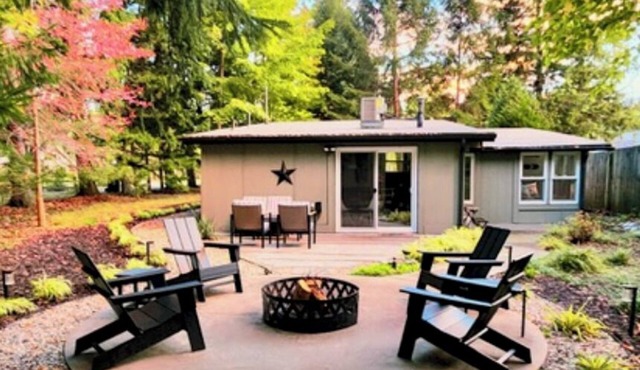 Stylish Douglas Retreat - Steps from Dunes Resort!