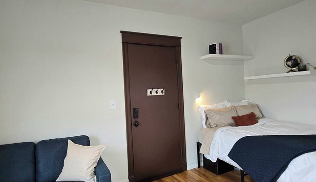 Stylish downtown Denver studio in walkable neighborhood.