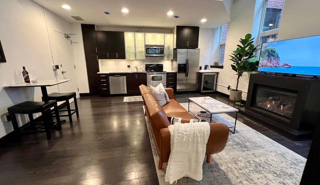 Stylish Downtown Grand Rapids with parking and fitness center