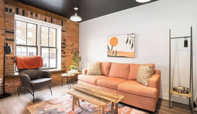 Stylish Downtown Loft with Balcony