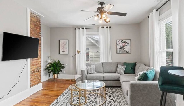 Stylish Downtown Raleigh 1BR Walk to Dining & Nightlife