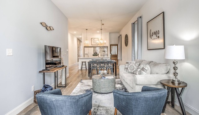 Stylish downtown retreat | JZ Vacation Rentals