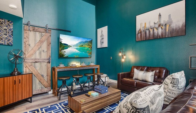 Stylish DT Loft for Professionals Friends & Family