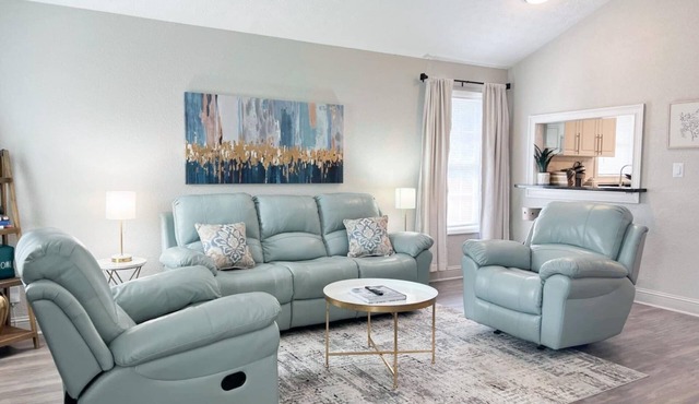 Stylish Duplex! New Remodel! Minutes from Atlanta!