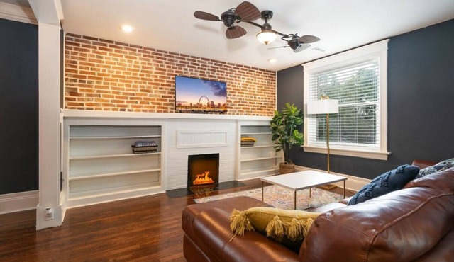 Stylish Duplex Retreat for Families & Pets
