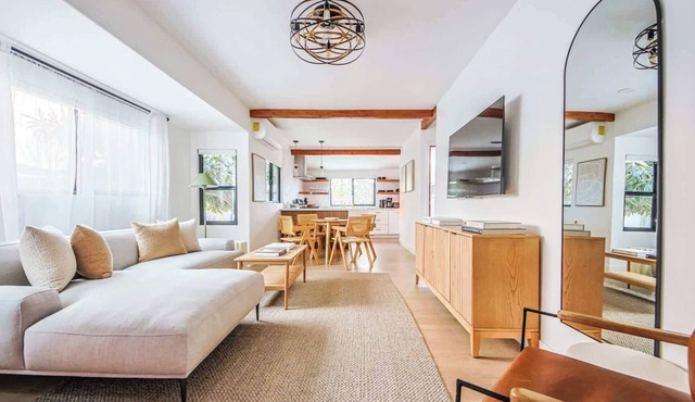 Stylish Duplex Villa w Rooftop Garden