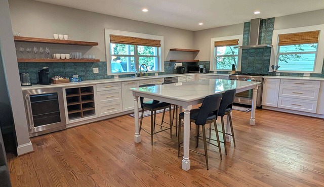 Stylish Durham Retreat - Walkable, Sleeps 6