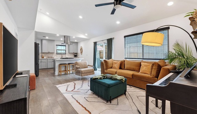 Stylish East Austin Home + Patio Dining + Minutes to Downtown | Eastside Keys