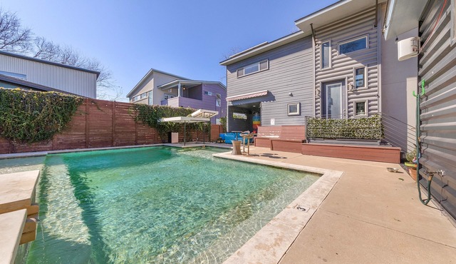 Stylish East Austin Resort-style property: 5/3 main house with a 2/2 guest house