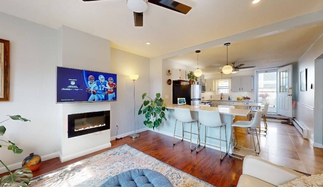 Stylish East Boston Gem, Near Downtown, T and Airport