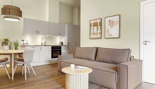 Stylish Easy-Access Ground Floor Apartment for 4
