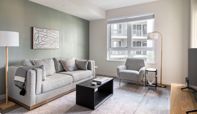 Stylish Emeryville 1BR w/BBQ & Gym, nr Restaurants, by Blueground