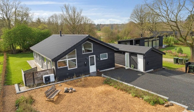 Stylish energy-efficient holidayhome near by sea