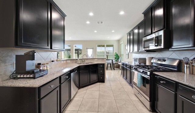 Stylish Escape Near lake Conroe & The Woodlands