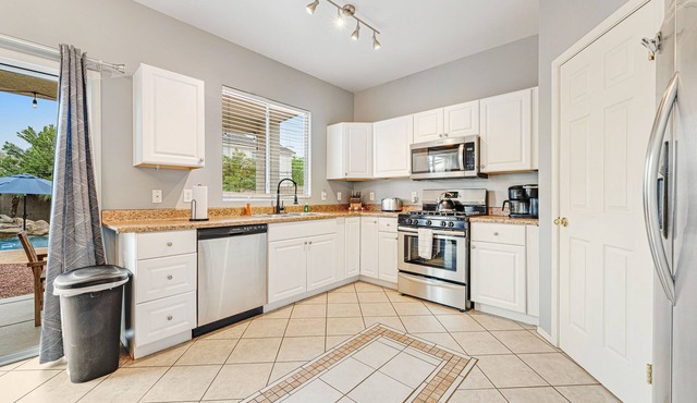 Stylish escape with private pool backyard oasis & high-speed WiFi