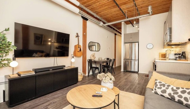 Stylish Exchange District Suite | 2 Bed | 1 Bath |