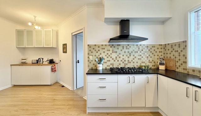 Stylish Family Holiday Home close to CBD - Camberwell Market - Chadstone