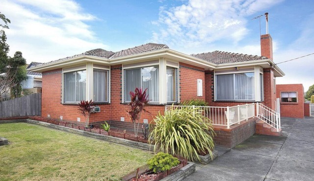 Stylish Family Home- 3BR in the heart of Dandenong, Just minutes to the station