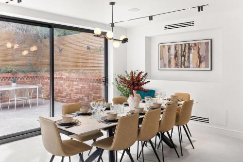 Stylish Family Home in Peaceful Hackney Spot