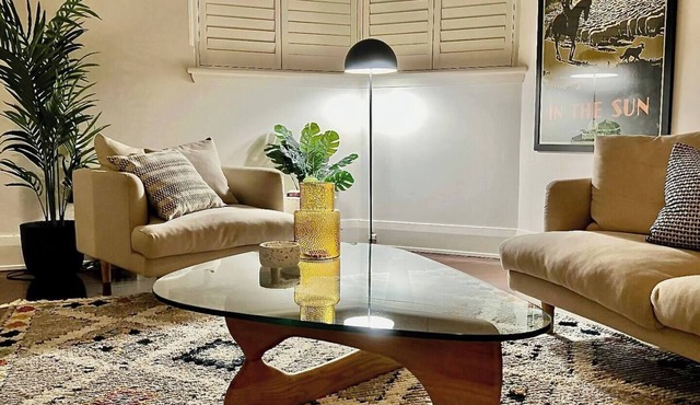 Stylish Federation Home Near the Airport