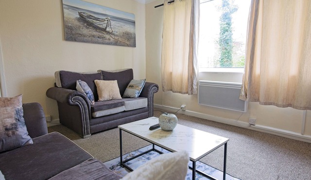 Stylish Five Star Rated Apartment