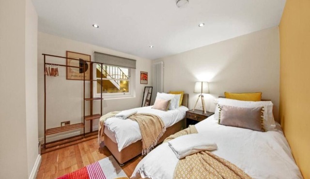 Stylish Flat | 5 min Walk Euston & Camden Sleeps 6
