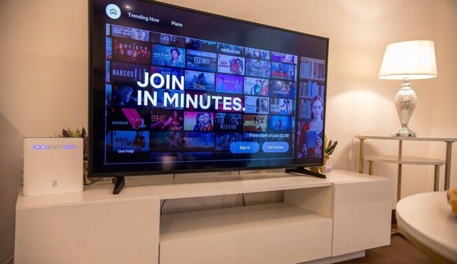 Stylish flat close to Town centre & train station