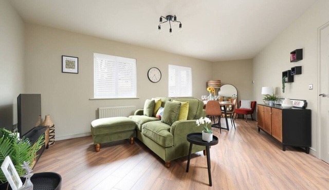 Stylish Flat With Sofa Bed in Malmesbury