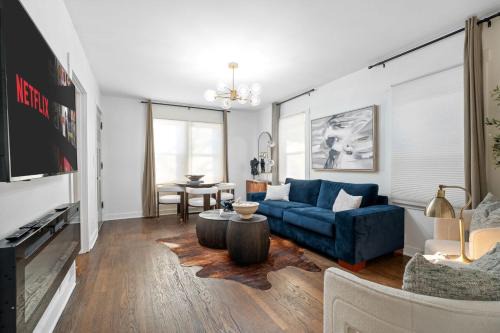 Stylish Forest Park Gem - Mins to Oak Park & Chicago