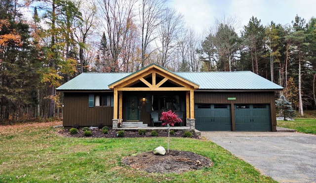Stylish four seasons retreat in the woods