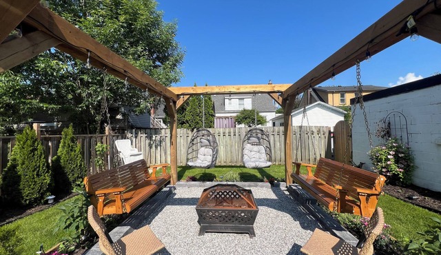 Stylish Fully-Loaded Home—Hot Tub, Fire-Pit, Stunning Backyard & 6 Parking Spots