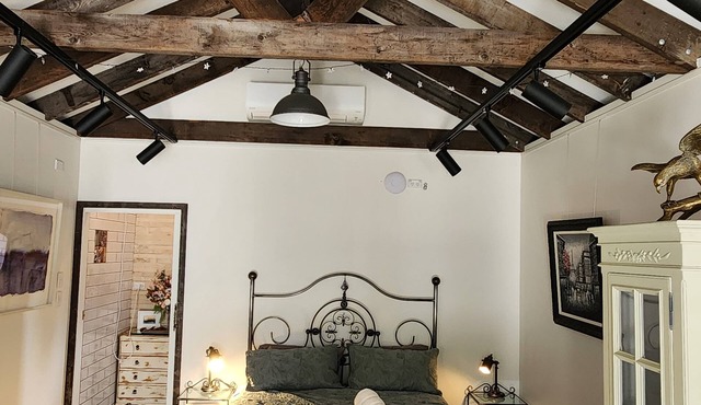 Stylish Gallery Sleeps 4 | Near Parramatta CBD