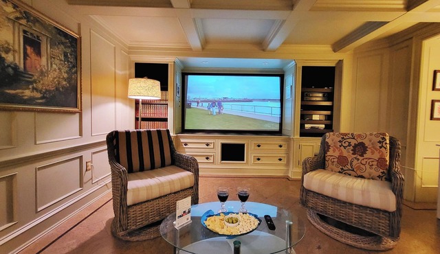 Stylish Garden Suite Near Pearson Airport | Between Toronto and Niagara Falls