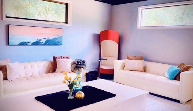 Stylish Gated Retreat Home-3mins to ATL airport