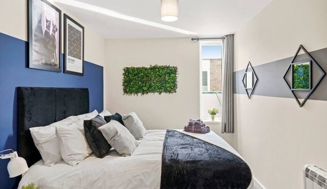 Stylish Gems of Southampton - 23C