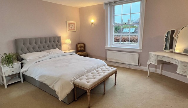 Stylish Georgian Townhouse in Rye Citadel