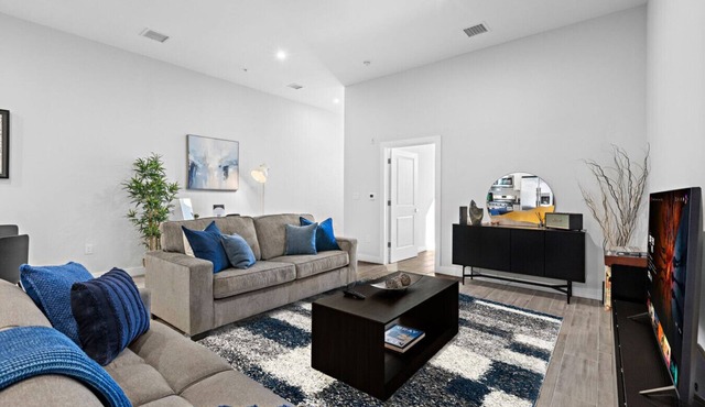 Stylish Getaway Free Parking 30Min to NYC