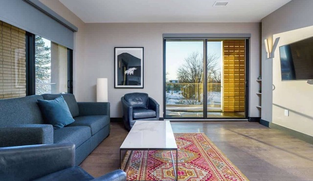 Stylish Getaway w/Balcony & Scenic Mountain Views