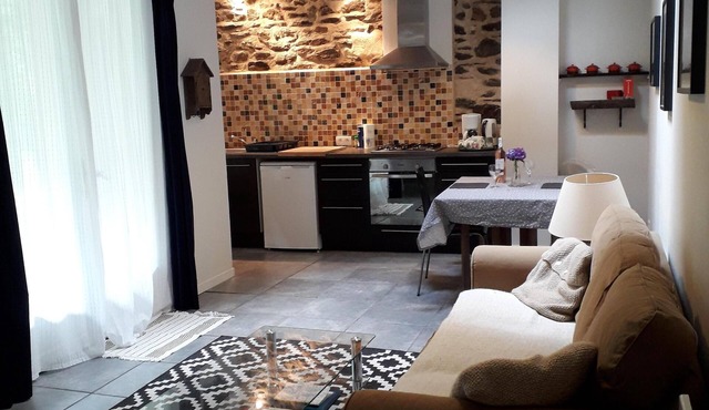 Stylish Gite in Picturesque Medieval Village - Ideal For Cyclists and Walkers