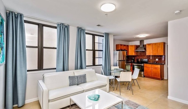 Stylish & Great location next to the convention center