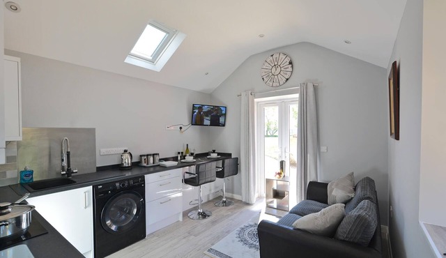Stylish ground floor conversion near Bath and Priston with outstanding views