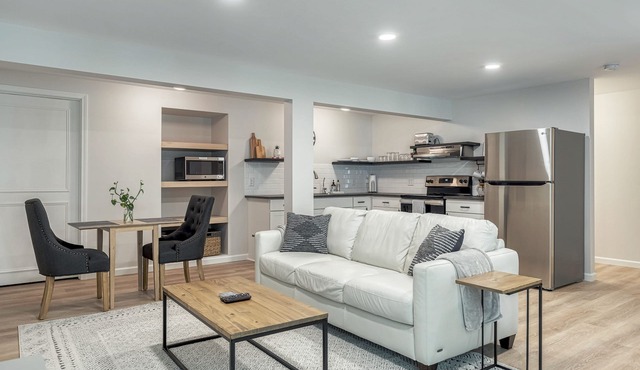 Stylish Guest Apartment