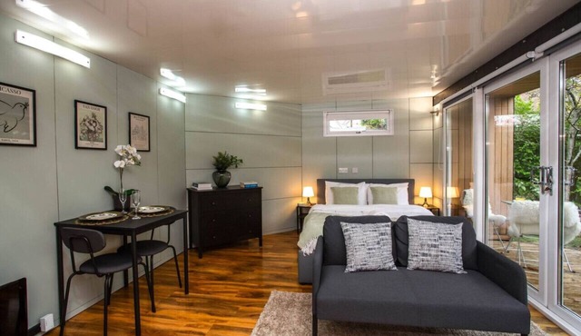 Stylish Harrogate Studio with Huge Private Garden