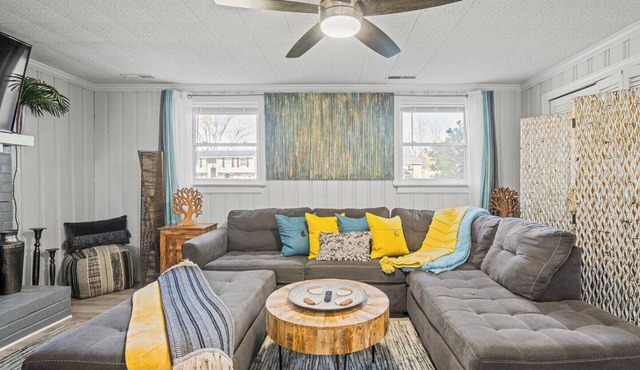 Stylish Haven 11 Minutes from the Richmond Airport