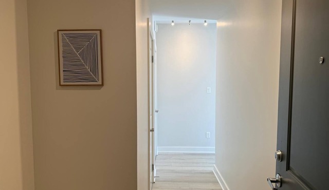 Stylish High-Floor 1BR with Skyline Views
