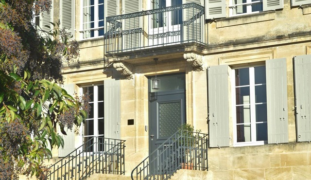 Stylish historical home in the Bordeaux vineyard